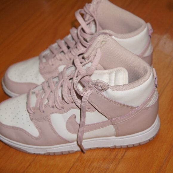 Pink & white Nike shoes - Picture 2 of 4
